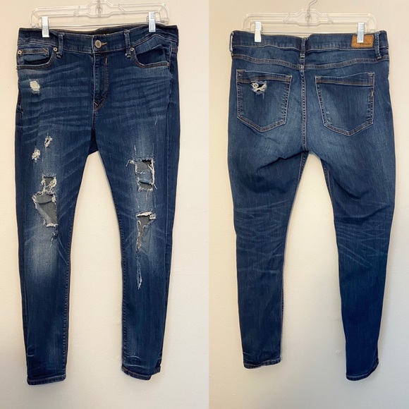 Express distressed legging jean medium wash short